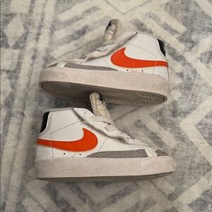 Nike Kids High-Top Sneakers - White and Orange